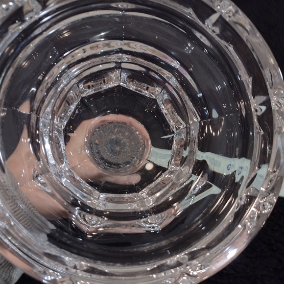 Elegant Clear Glass Candle Holder - Picture 3 of 9